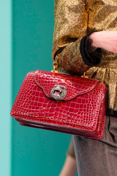 لنواجه صيحة جلد التّمساح
