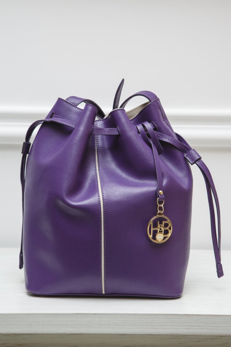 Trend Alert &ndash; the Structured Bucket Bag
