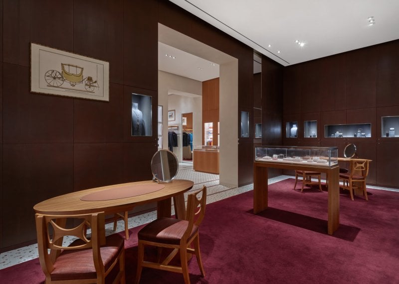 حقيبة من ديور<br />
&nbsp;