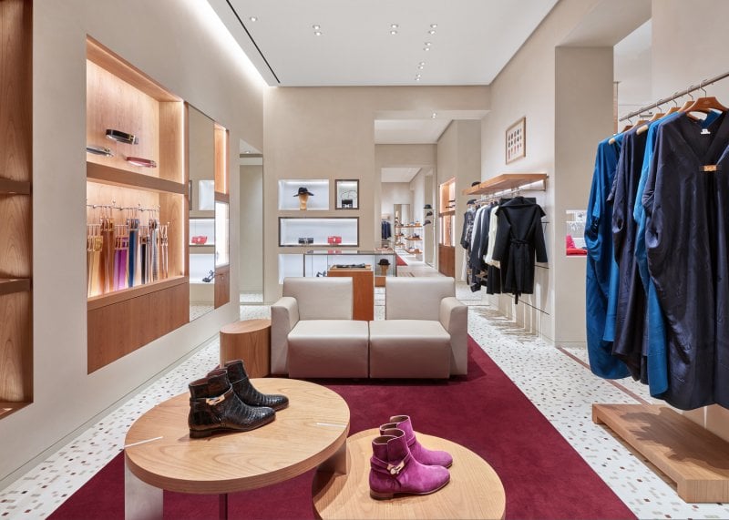 حقيبة من سان لوران<br />
&nbsp;