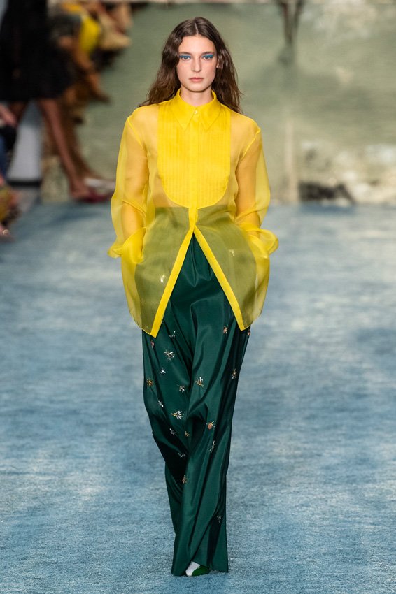 قبّعة من علامة&nbsp;<span dir=LTR>Nick Fouquet</span><br />
<em>من موقع مودا أوبيراندي</em><br />
&nbsp;