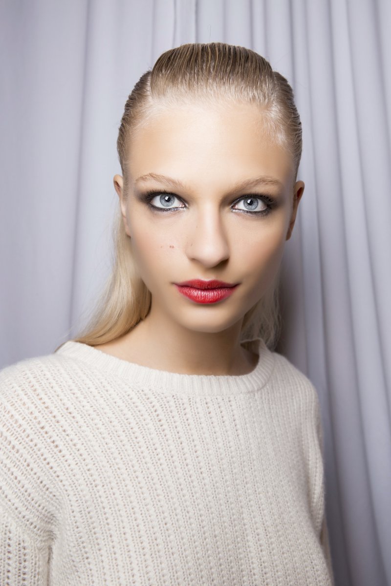 Beauty Tip of the Week – 70's Disco Glam
