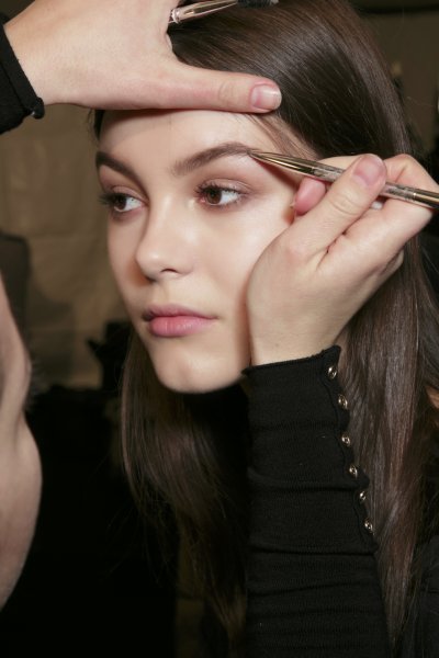 Fake It Until You Grow it: 5 Different Ways to Fill in Your Brows