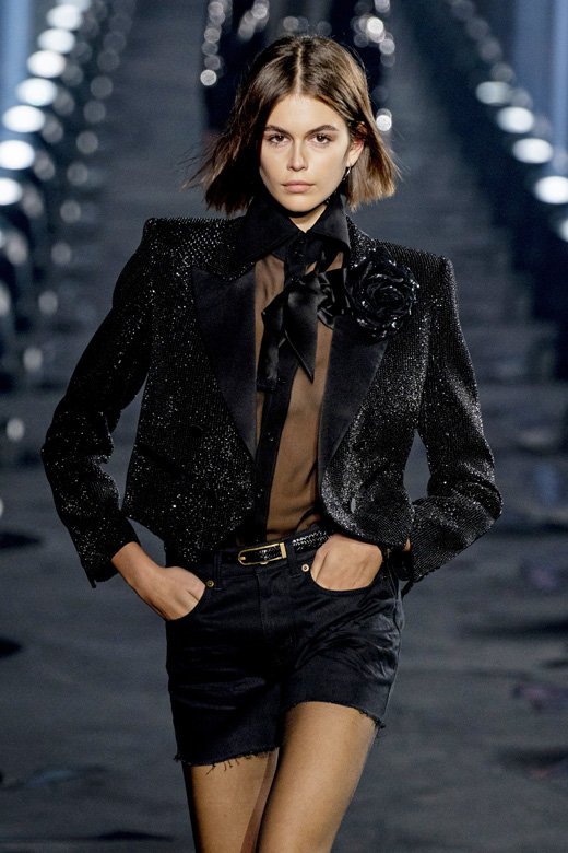 Short Hair, Chic Style
