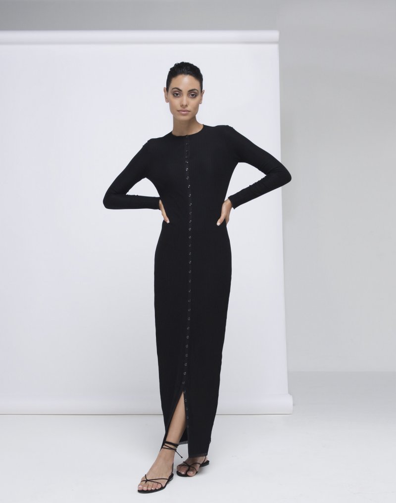 علامة Mercedes Salazar<br />
<em>من موقع </em><em>Net-A-Porter</em><br />
&nbsp;