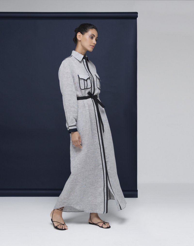 رايتشل كومي<br />
<em>متوفّرة على موقع</em> <em>The Modist</em><br />
&nbsp;