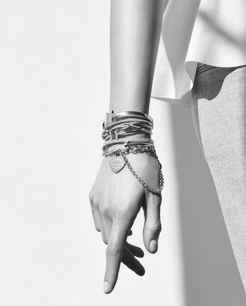 Keep It Simple with a Delicate Bracelet
