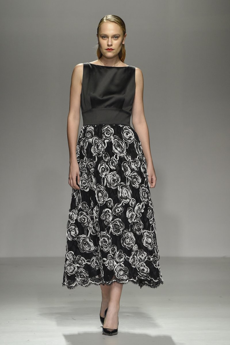 جينيفير بيهر<br />
<em>من موقع</em> <em>Net-A-Porter</em><br />
&nbsp;