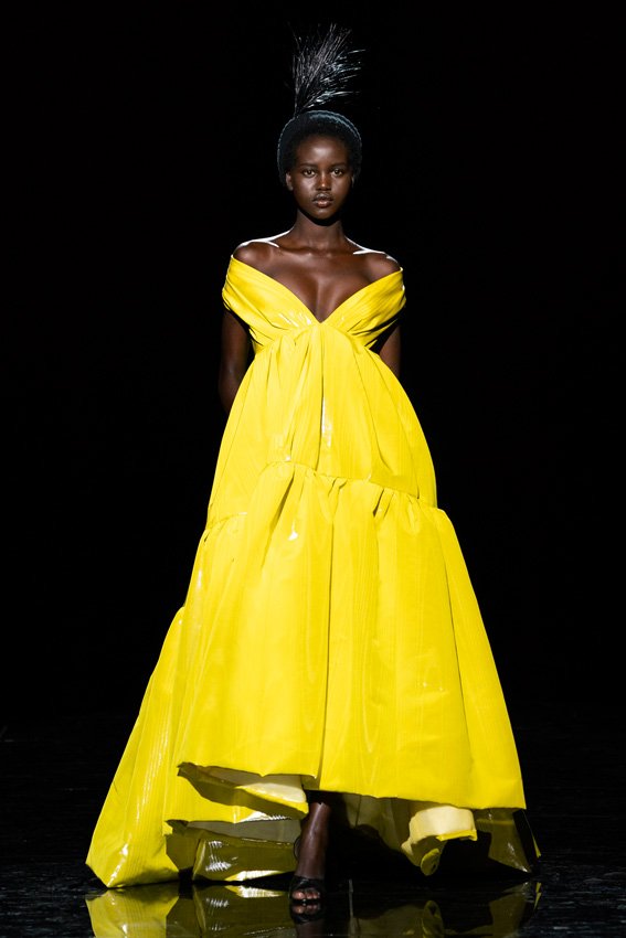 <strong>بوميلاتو،&nbsp;</strong>عقد&nbsp;<span dir=LTR>Brera</span>&nbsp;الضيّق