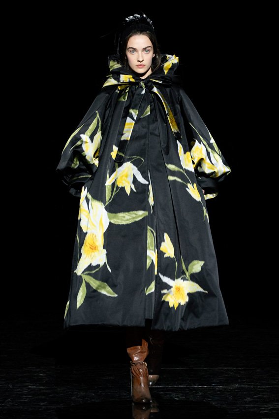 طلاء أظافر&nbsp;<span dir=LTR>Le Vernis</span>&nbsp;بلون&nbsp;<em><span dir=LTR>Vibration</span></em><br />
&nbsp;