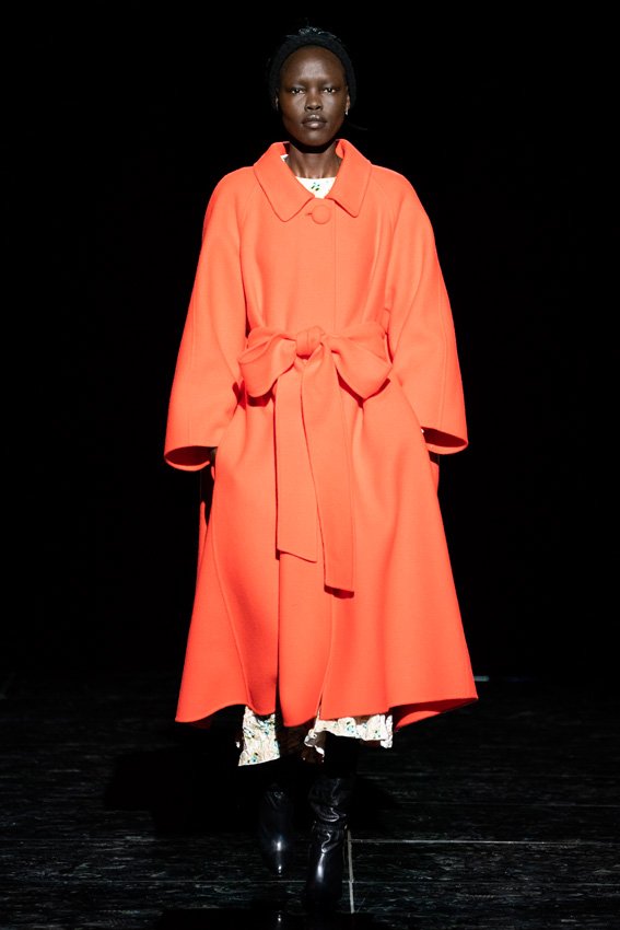 أحمر شفاه&nbsp;<span dir=LTR>ROUGE COCO FLASH</span>&nbsp;بلون&nbsp;<em><span dir=LTR>Lively</span></em><br />
&nbsp;