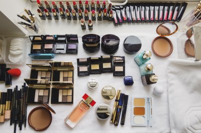 What Beauty Products to Pack for a Weekend Getaway
