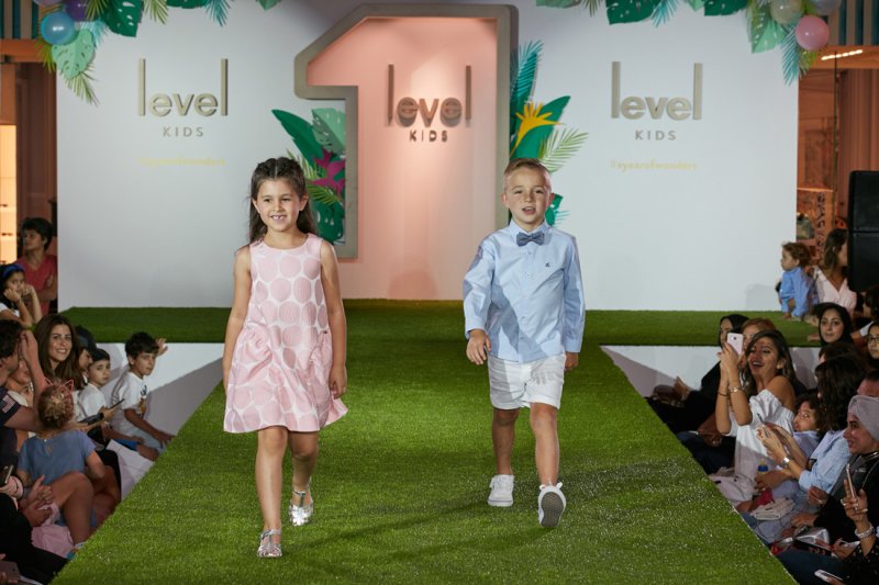 <strong>فان كليف أند آربلز،</strong> عقد Magic Alhambra<br />
&nbsp;