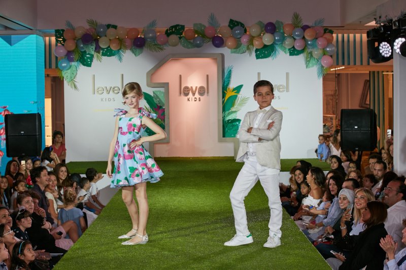 <strong>شوميه،</strong> سوار Bee My Love<br />
&nbsp;