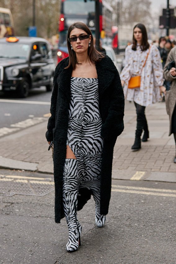 <p>توجّهي إلى علّيتك واحضري تلك الألعاب. بين الأحاجي والألعاب اللوحيّة وألعاب الألغاز، لا شكّ أنّ الأجواء ستصبح مسلّية جدًّا.</p>

<p>&nbsp;</p>
