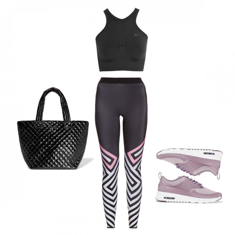 فالنتينو<br />
<em>من موقع</em> <em>Matches Fashion</em><br />
&nbsp;