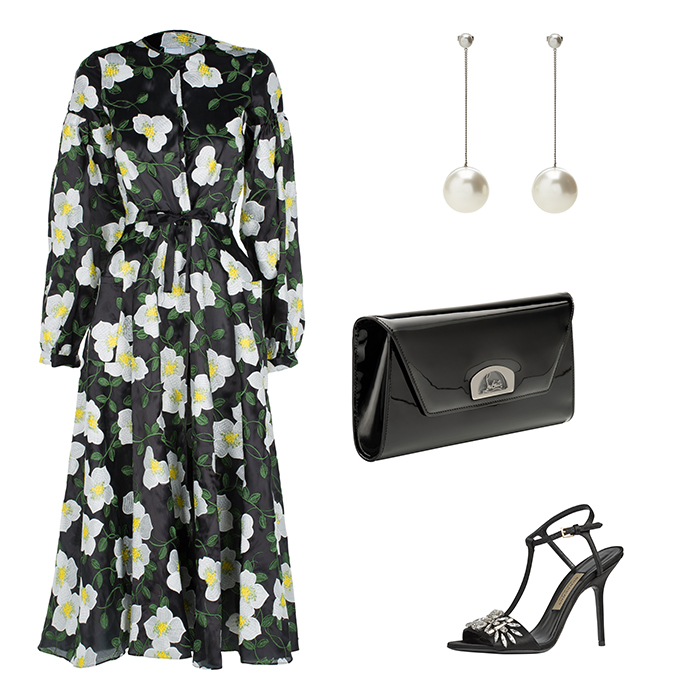 -الممثّلة<strong> غوينيث بالترو </strong>تتألّق معتمدة قطع مجوهرات مرصّعة بالماس<strong> من هاري وينستون </strong><br />
&nbsp;