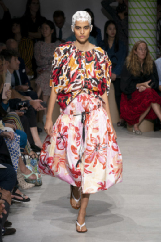 جوهرة&nbsp;<span dir=LTR>Galons Dior</span>&nbsp;للشعر<br />
&nbsp;