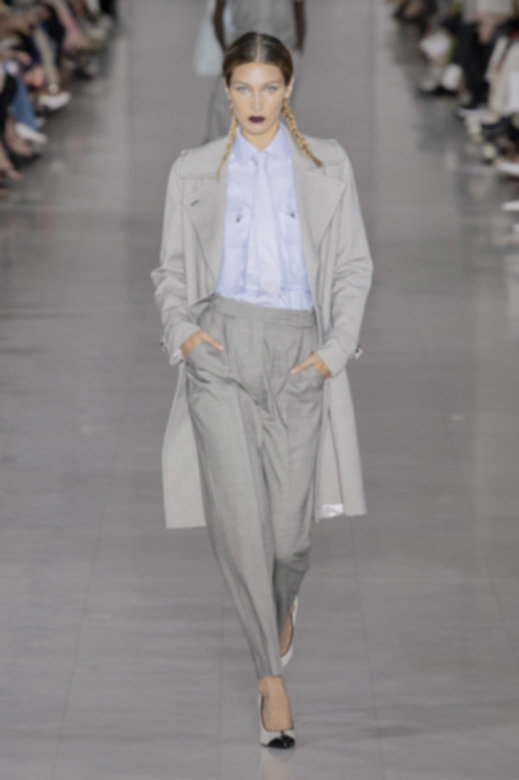 <strong>سروال قويّ الألوان</strong><br />
شانيل&nbsp;<span dir=LTR>CHANEL</span><br />
&nbsp;