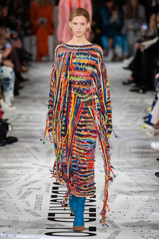 <strong>ديور</strong>&nbsp;خاتم من مجموعة&nbsp;<span dir=LTR>Tie &amp; Dior</span>&nbsp;للمجوهرات الرّاقية