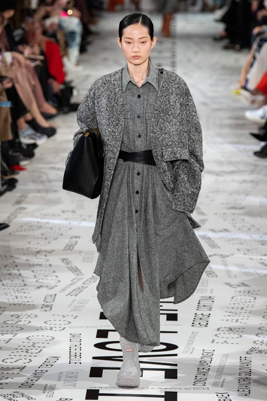 <strong>فان كليف أند آربلز</strong>&nbsp;مجموعة&nbsp;<span dir=LTR>Pierres de Caract&egrave;re</span>&nbsp;للمجوهرات الرّاقية، عقد&nbsp;<span dir=LTR>Merveille d&rsquo;&eacute;meraudes</span>