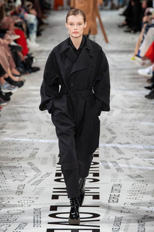 <strong>شانيل&nbsp;</strong><strong><span dir=LTR>CHANEL</span></strong>&nbsp;مجموعة&nbsp;<span dir=LTR>Tweed de CHANEL</span>&nbsp;للمجوهرات الرّاقية، بروش&nbsp;<span dir=LTR>Tweed Brode</span>