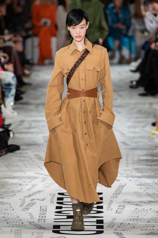 <strong>فان كليف أند آربلز</strong>&nbsp;مجموعة&nbsp;<span dir=LTR>Pierres de Caract&egrave;re</span>&nbsp;للمجوهرات الرّاقية، خاتم&nbsp;<span dir=LTR>Drape Myst&eacute;rieux</span>