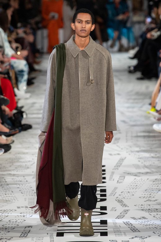 <strong>شانيل&nbsp;</strong><strong><span dir=LTR>CHANEL</span></strong>&nbsp;مجموعة&nbsp;<span dir=LTR>Tweed de CHANEL</span>&nbsp;للمجوهرات الرّاقية، سوار&nbsp;<span dir=LTR>Tweed Graphique</span>