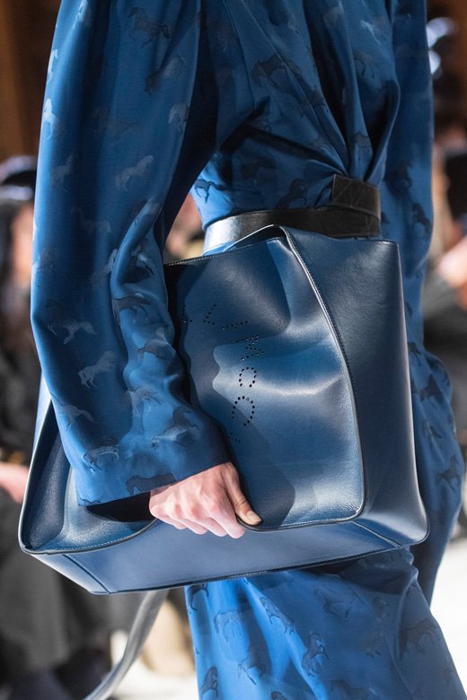 It&rsquo;s All About XXL Totes
