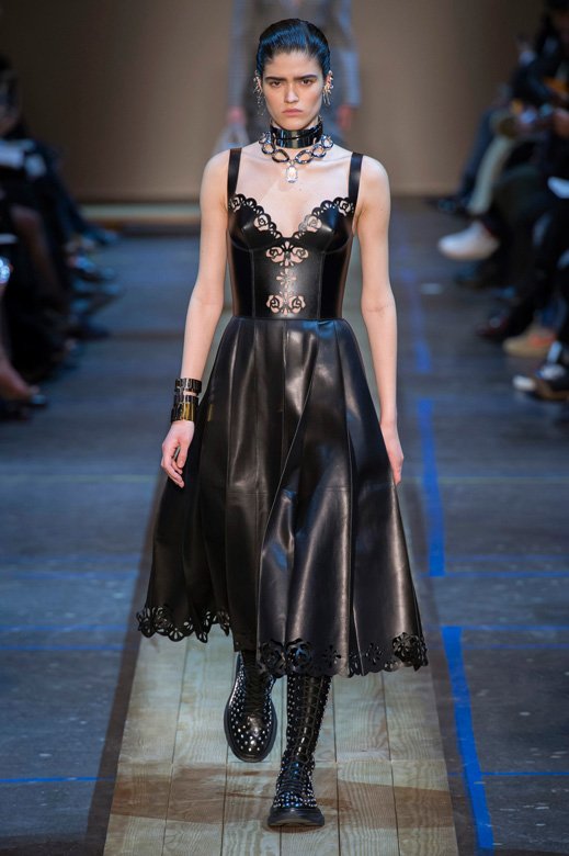 ديور<br />
&nbsp;