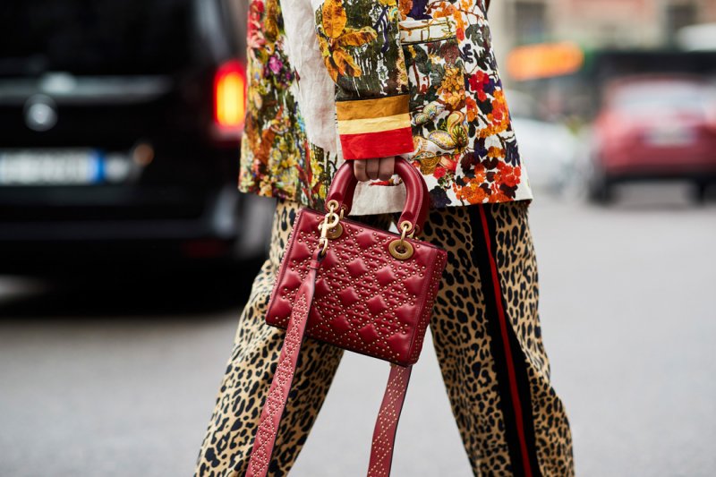 See How Street Style Stars Carry Their Colorful Bags
