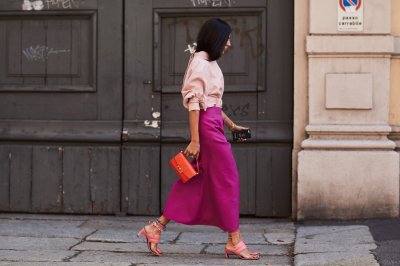 حقائب صغيرة ذات مقابض علويّة لأناقة مطلقة
