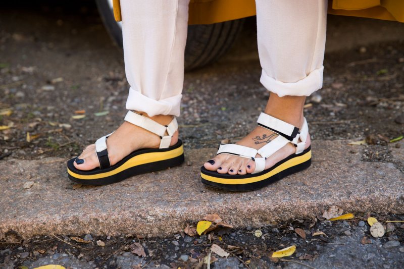 Weekend Mode On: Women Street Style Inspiration
