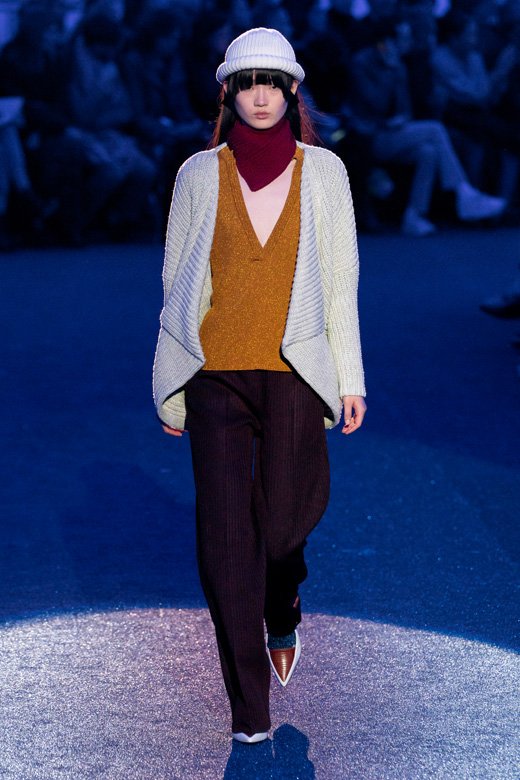 لباس <span dir=LTR>VLoveTN</span> الخارجيّ<br />
&nbsp;