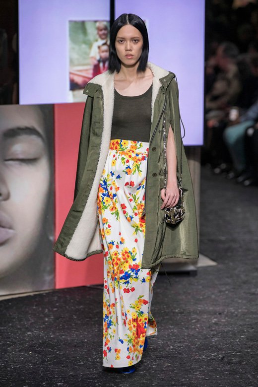 فستان من&nbsp;<strong>بربري</strong>