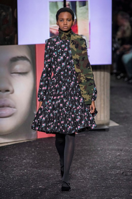 <strong>للفتيان</strong><br />
جينز من&nbsp;<strong>أمبوريو أرماني</strong><br />
<em>من موقع&nbsp;</em><em><span dir=LTR>Ounass.ae</span></em>