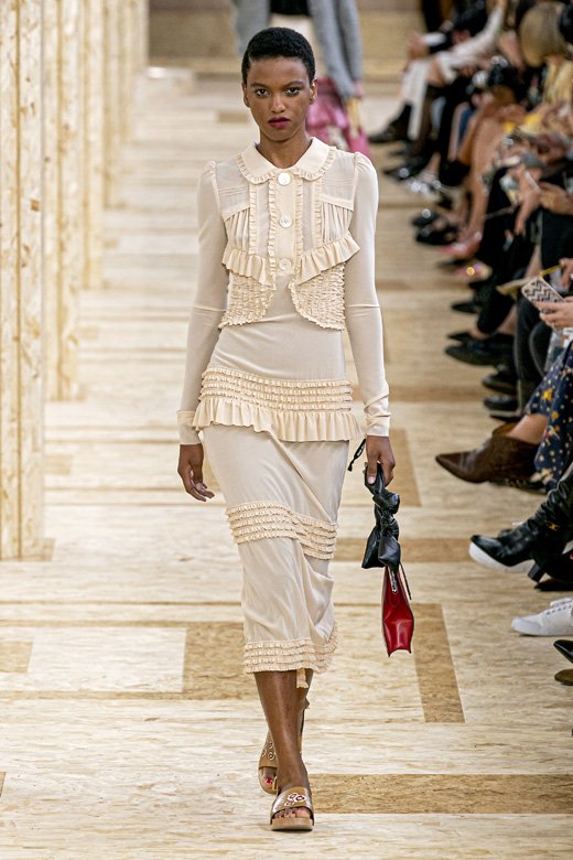Modest Dresses for the New Season
