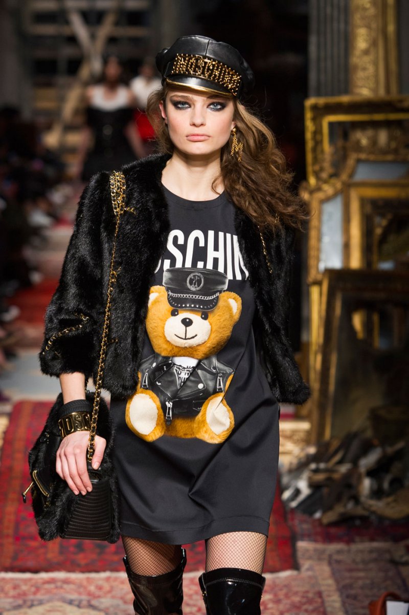 إنذار: صيحة الفساتين الصّوفيّة القصيرة
