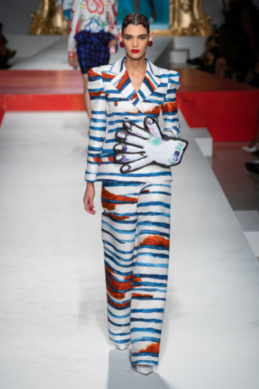 ساعة&nbsp;<span dir=LTR>Ballon Bleu de Cartier</span>&nbsp;له من&nbsp;<strong>كارتييه</strong><br />
&nbsp;