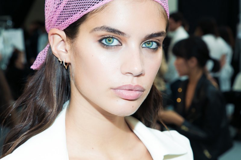 Exclusive – Backstage with Clarins and Mugler

