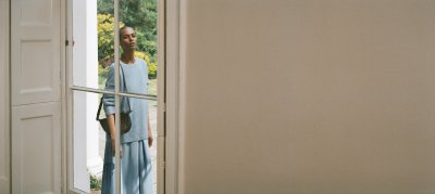 ذا رو تطلق مجموعة كبسولة حصريّة على موقع Net-A-Porter
