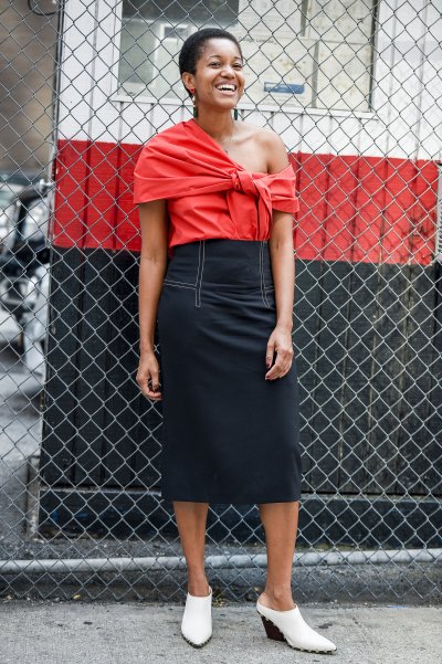 How to Wear the Off-the-Shoulder Trend in Style
