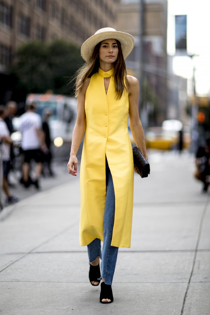 ميو ميو<br />
<em>من موقع</em> <em>Net-A-Porter </em><br />
&nbsp;