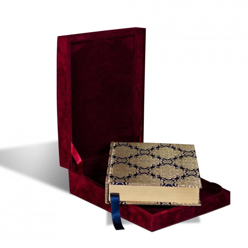 Books We Love – Beyond Extravagance: A Royal Collection of Gems and Jewels (Deluxe Edition)
