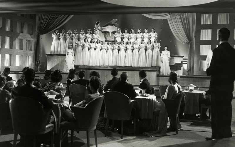CHARM SCHOOL: Opera Etiquette
