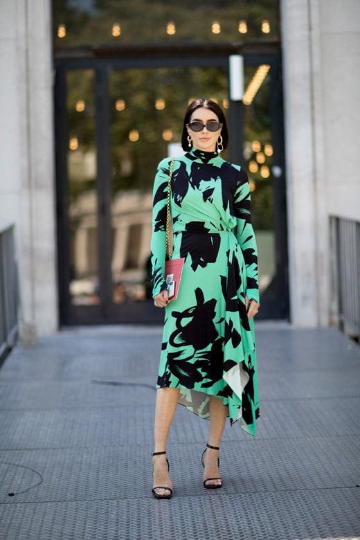 ربطة عنق من مجموعة&nbsp;<span dir=LTR>Objets</span>&nbsp;لخريف وشتاء 2021&nbsp;&nbsp; &nbsp;&nbsp;<br /> <em>صورة من&nbsp;</em><em><span dir=LTR>Studio des Fleurs</span></em><br />
&nbsp;