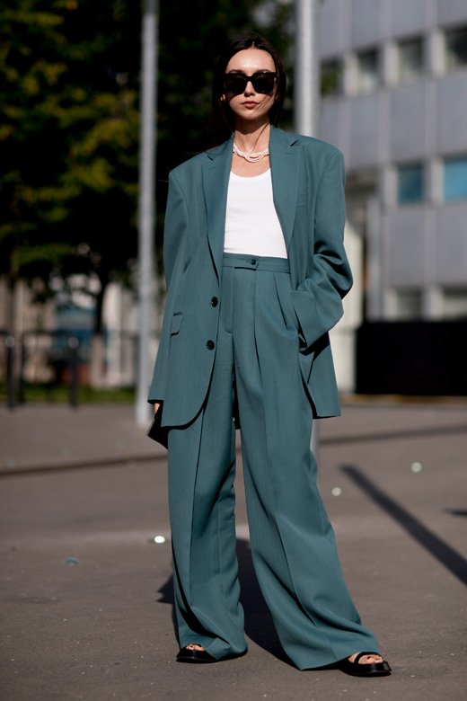 صحن قالب الحلوى&nbsp;<span dir=LTR>Hippomobile</span><br /> <em>صورة من&nbsp;</em><em><span dir=LTR>Studio des Fleurs</span></em><br />
&nbsp;