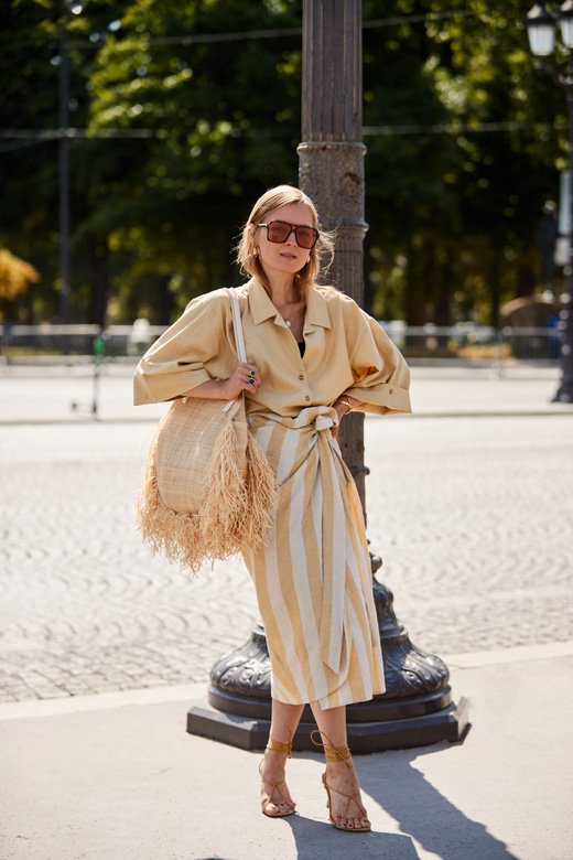 أحمر شفاه <span dir=LTR>Rouge Allure Velvet Luminous Matte</span> بلون <em><span dir=LTR>Mode</span></em> من <strong>شانيل </strong><strong><span dir=LTR>CHANEL</span></strong><br />
&nbsp;