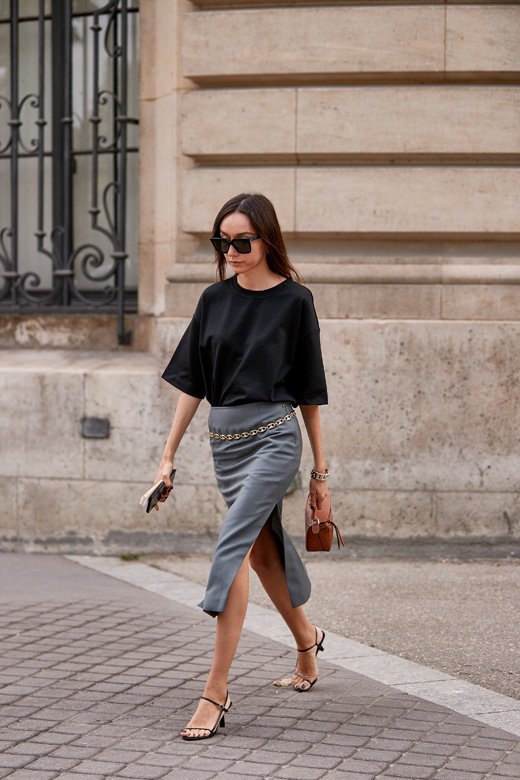 أحمر شفاه&nbsp;<span dir=LTR>Matte Revolution</span>&nbsp;بلون&nbsp;<em><span dir=LTR>Pillow Talk Medium</span></em>&nbsp;من&nbsp;<strong>شارلوت تيلبوري</strong><br />
&nbsp;