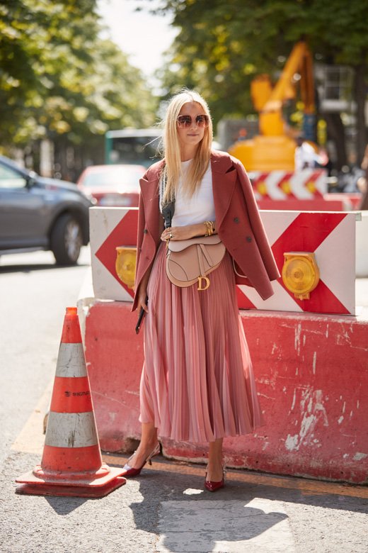 قلم شفاه&nbsp;<span dir=LTR>Rouge Graphist</span>&nbsp;بلون&nbsp;<em><span dir=LTR>Vibrant Plum</span></em>&nbsp;من&nbsp;<strong>ديور</strong><br />
&nbsp;